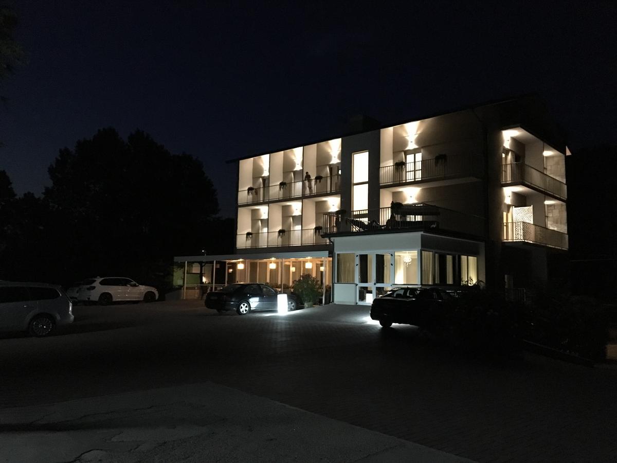 Hotel Infinity Cervia Exterior foto